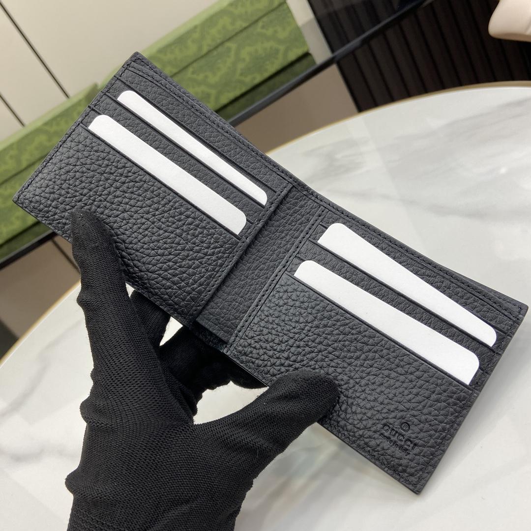 Gucci Bi-fold Wallet With Gucci Logo - FashionPlug