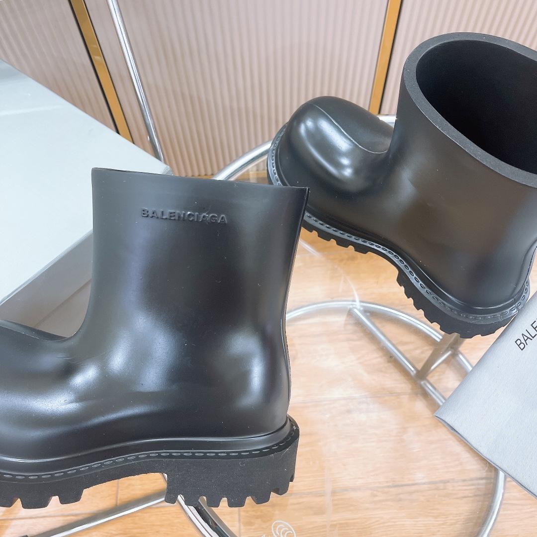Balenciaga Steroid Bootie In Black - FashionPlug