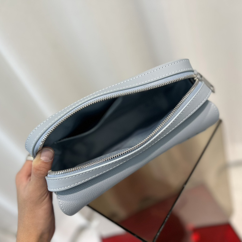 Louis Vuitton Fastline Messenger (23.5x18x7cm)   M23710 - FashionPlug