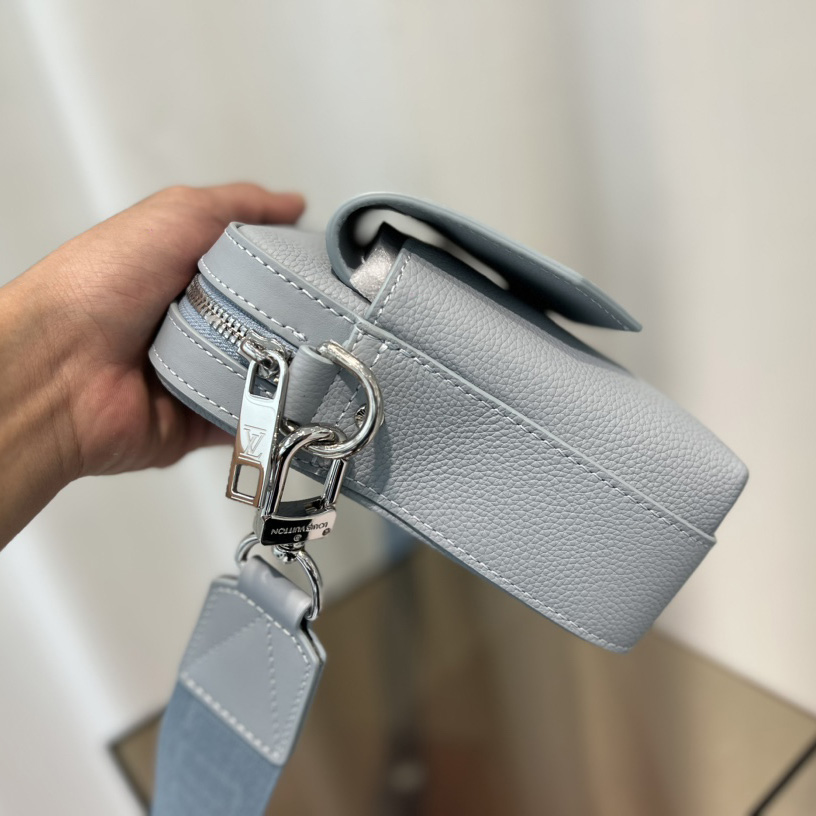 Louis Vuitton Fastline Messenger (23.5x18x7cm)   M23710 - FashionPlug