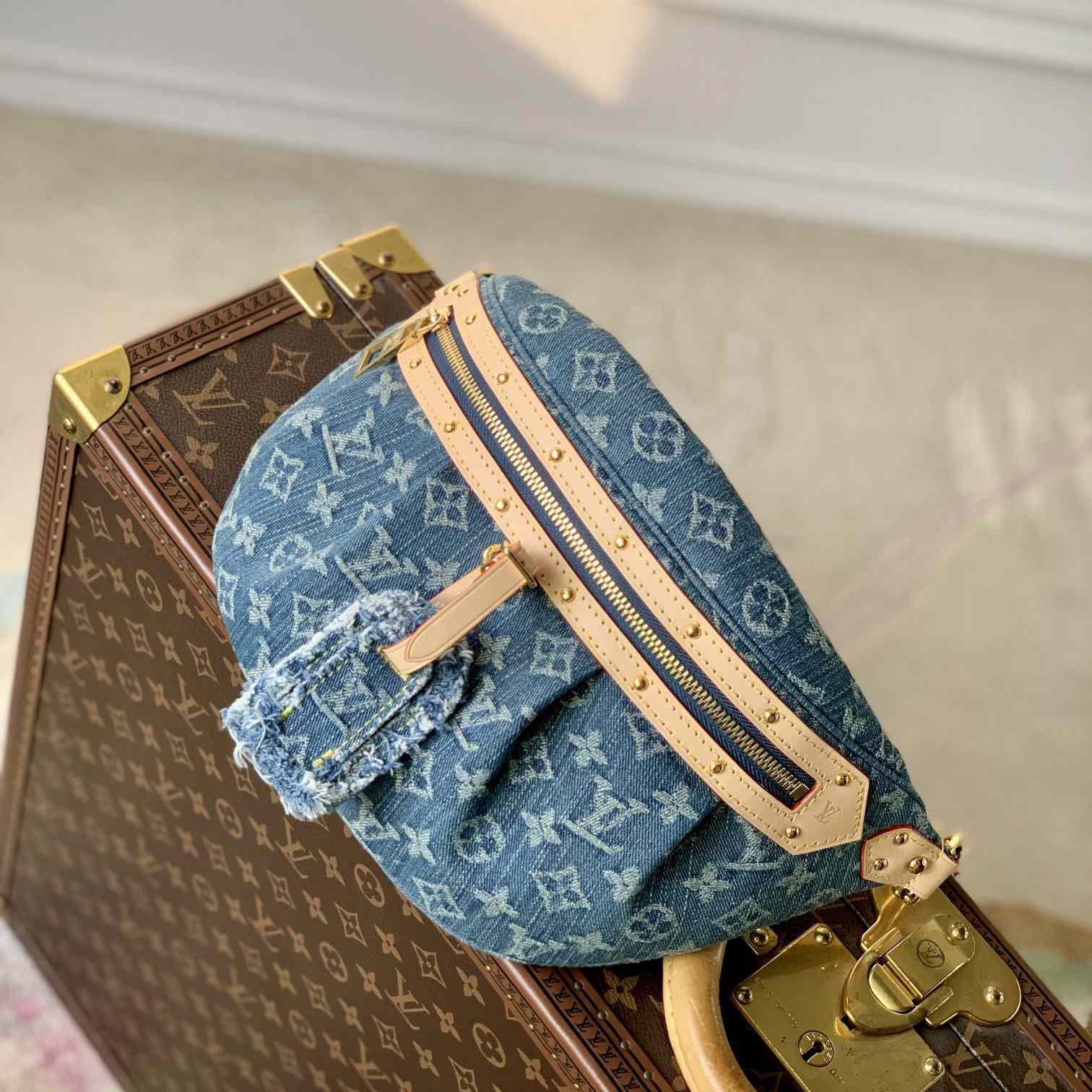 Louis Vuitton High Rise      M46837 - FashionPlug