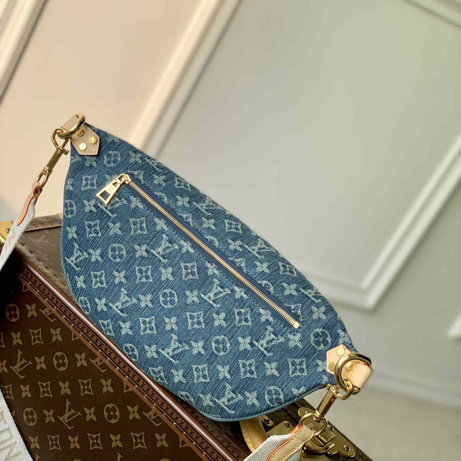 Louis Vuitton High Rise      M46837 - FashionPlug