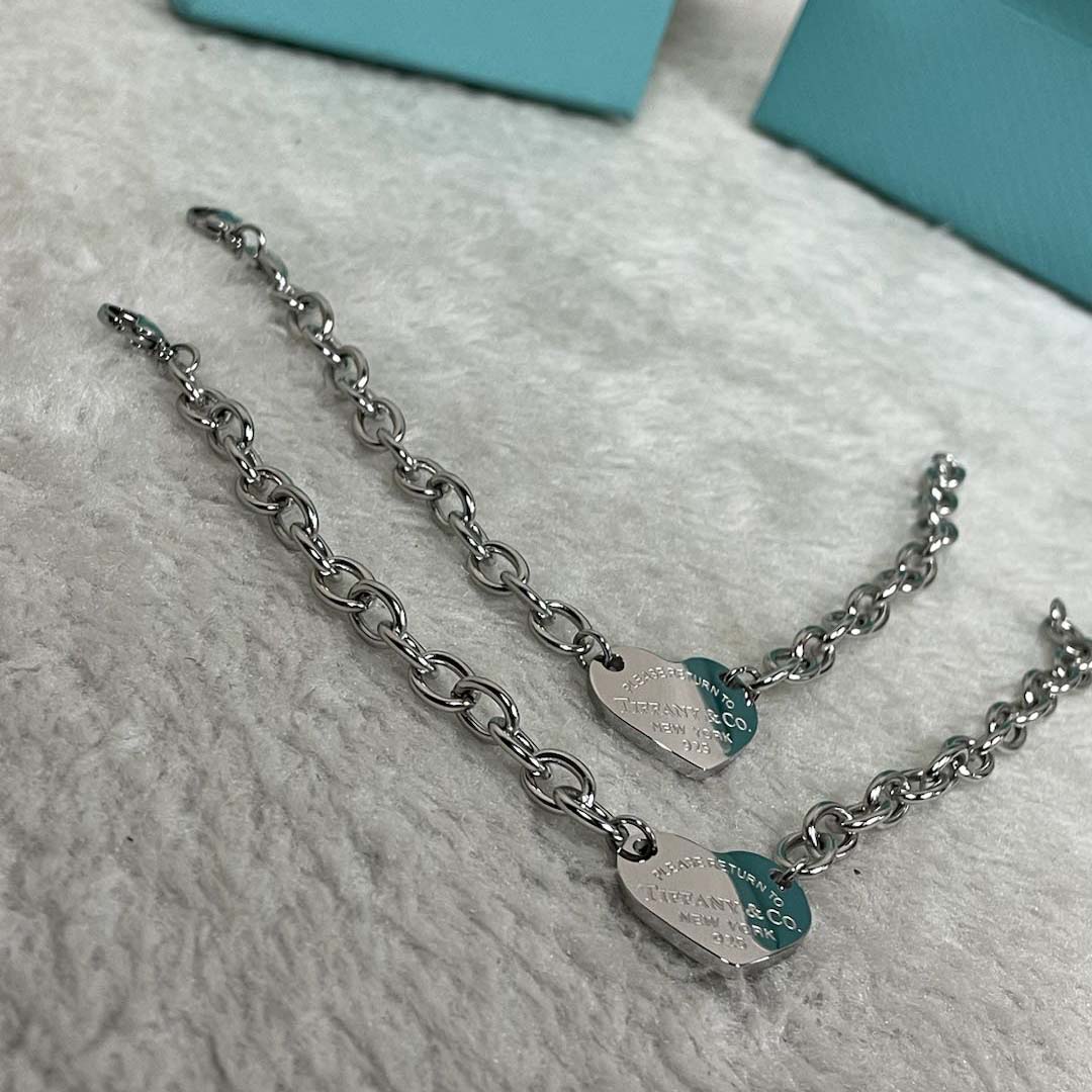 Tiffany&CO Full Heart Toggle Bracelet - FashionPlug