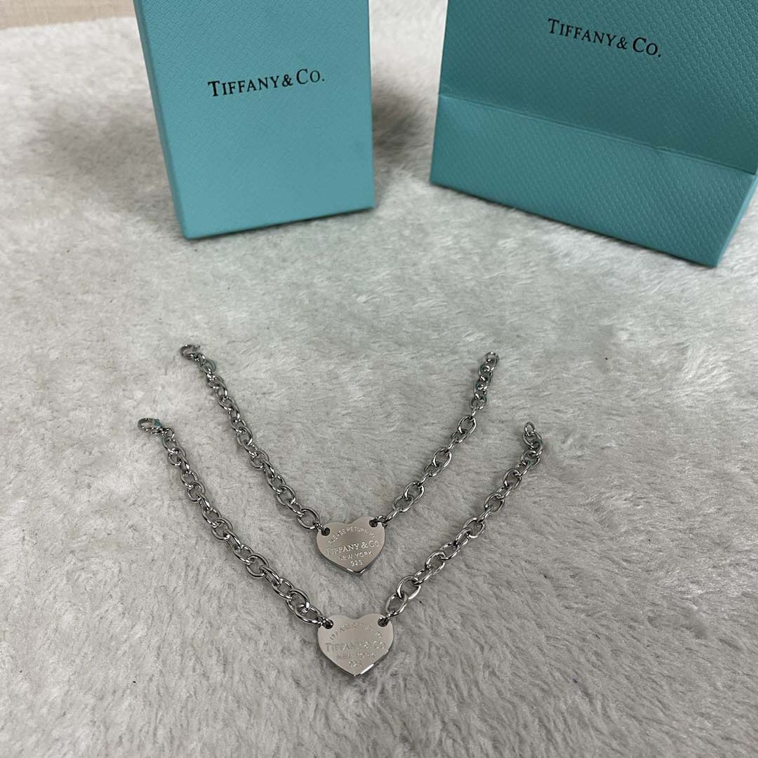 Tiffany&CO Full Heart Toggle Bracelet - FashionPlug