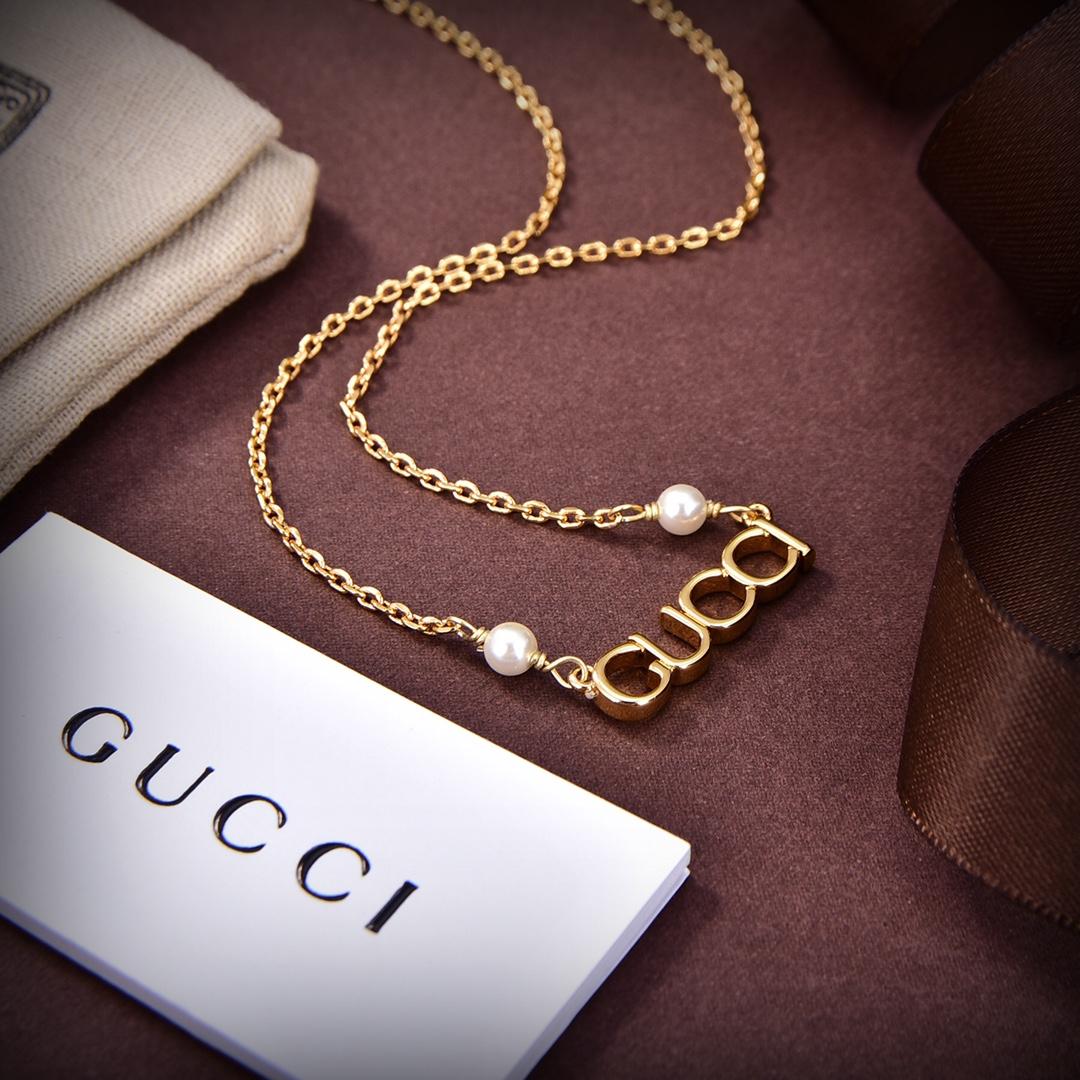 Gucci Letter Single Necklace - FashionPlug