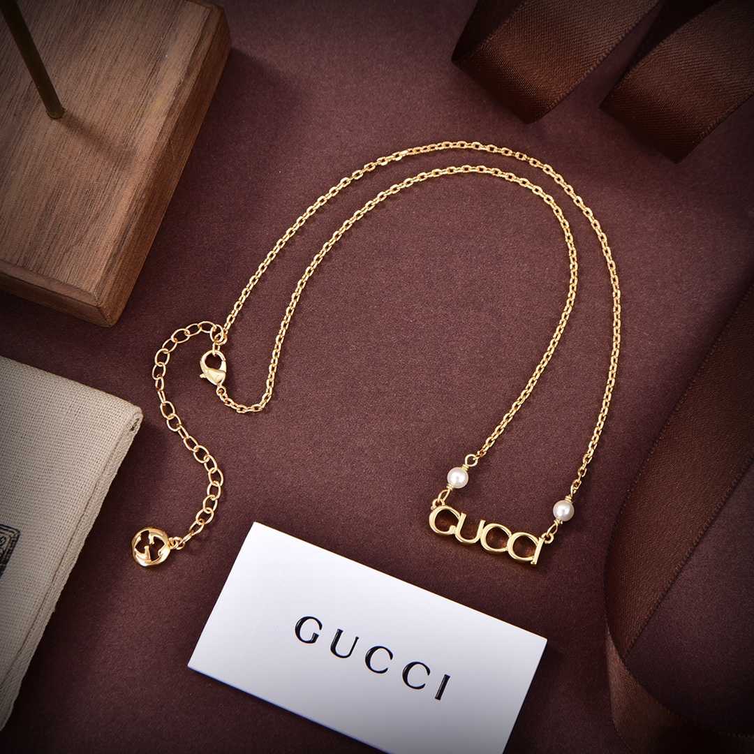 Gucci Letter Single Necklace - FashionPlug