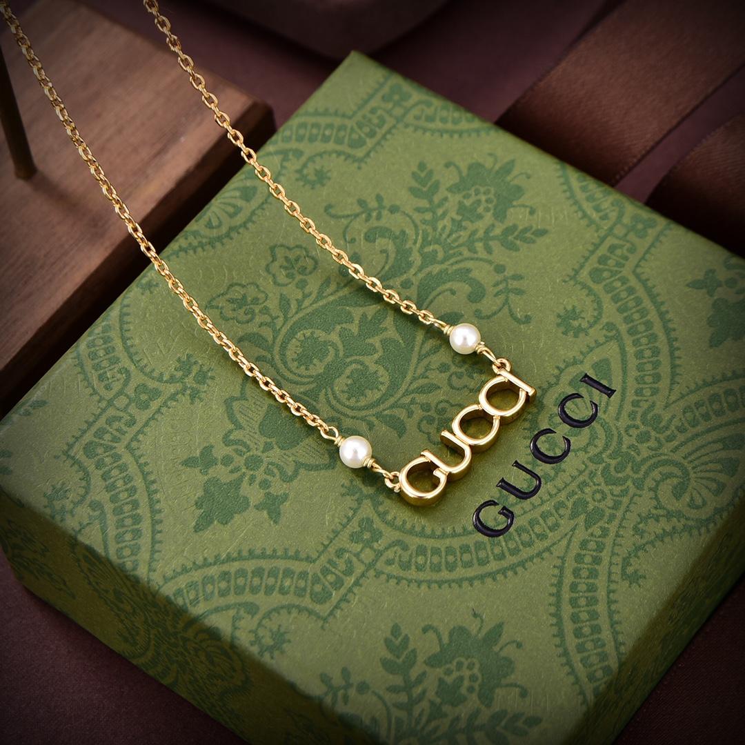 Gucci Letter Single Necklace - FashionPlug