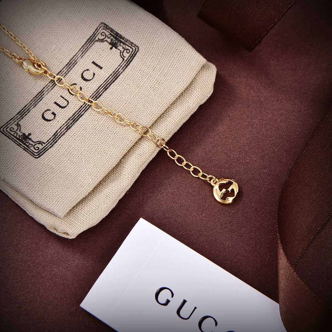 Gucci Letter Single Necklace - FashionPlug