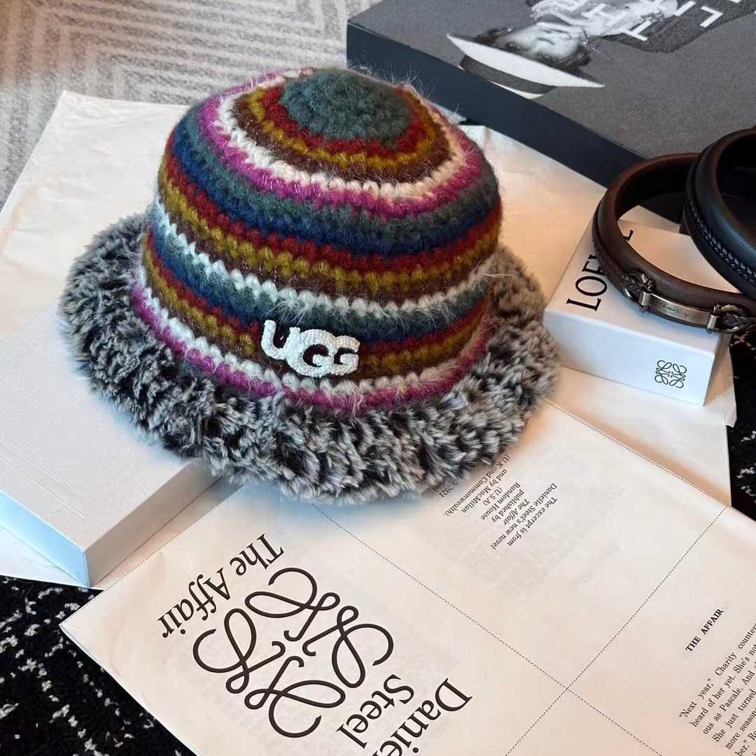 Ugg Beanie - FashionPlug