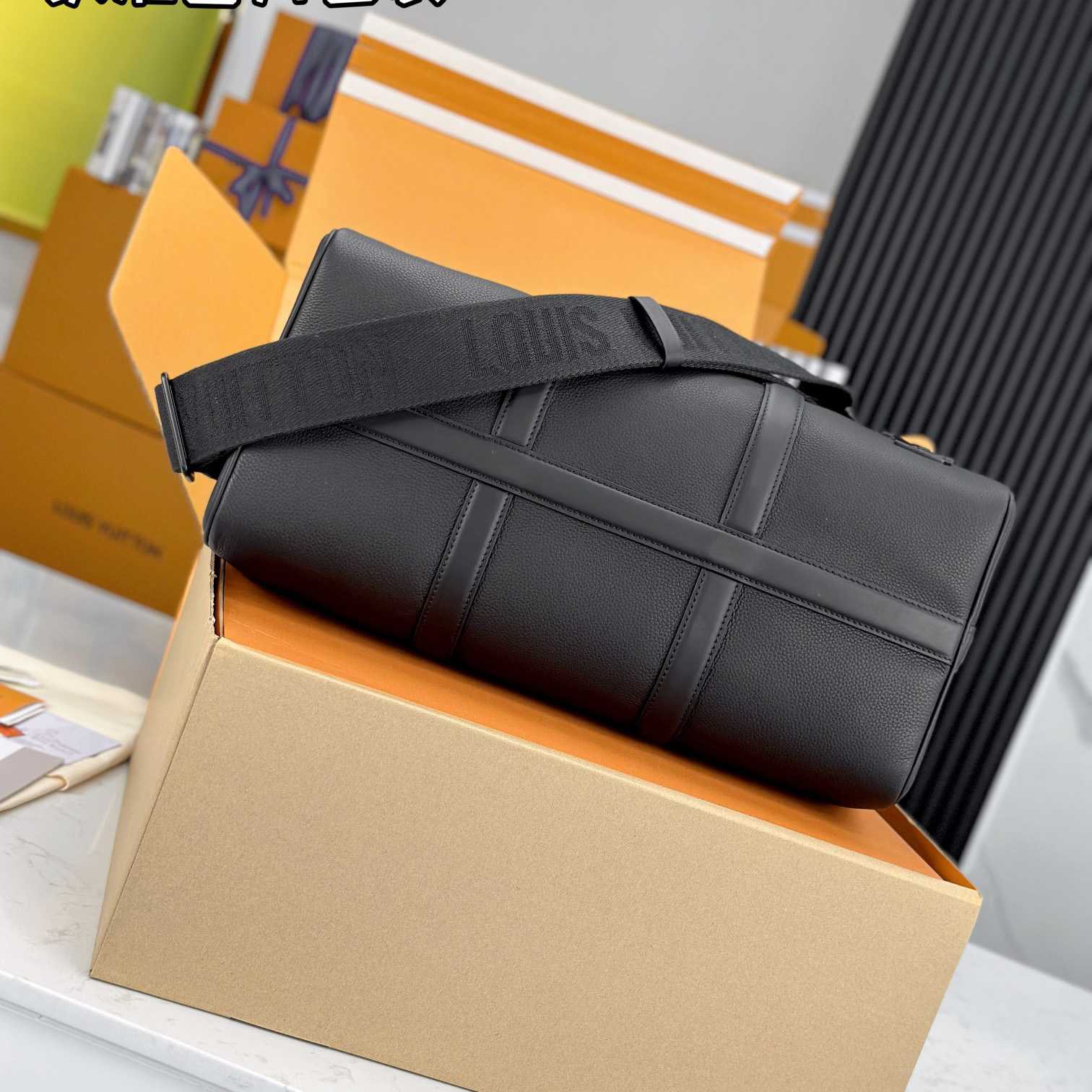 Louis Vuitton Keepall Bandoulière 40   M57088 - FashionPlug