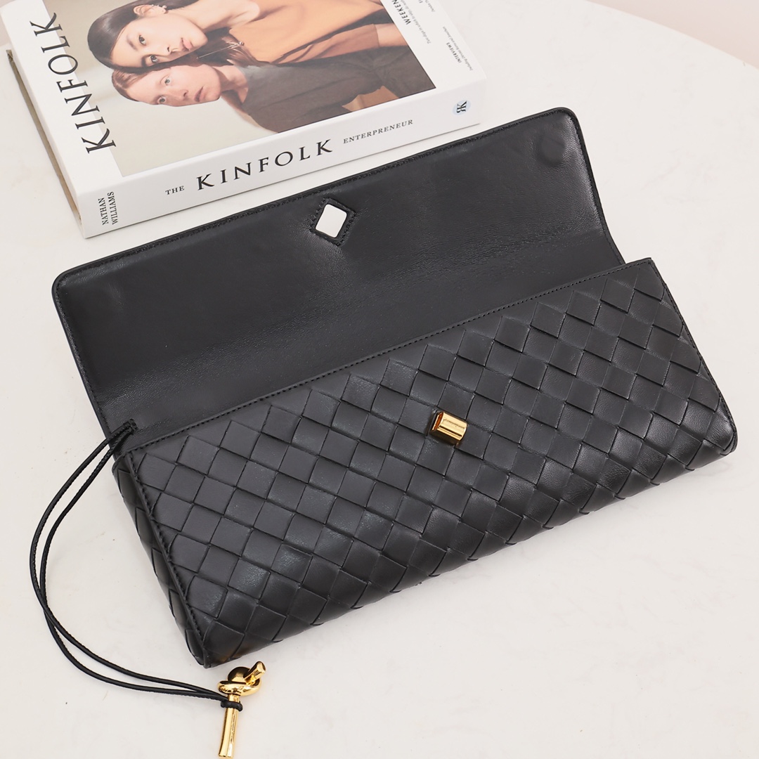 Bottega Veneta Long Clutch Andiamo With Handle - FashionPlug