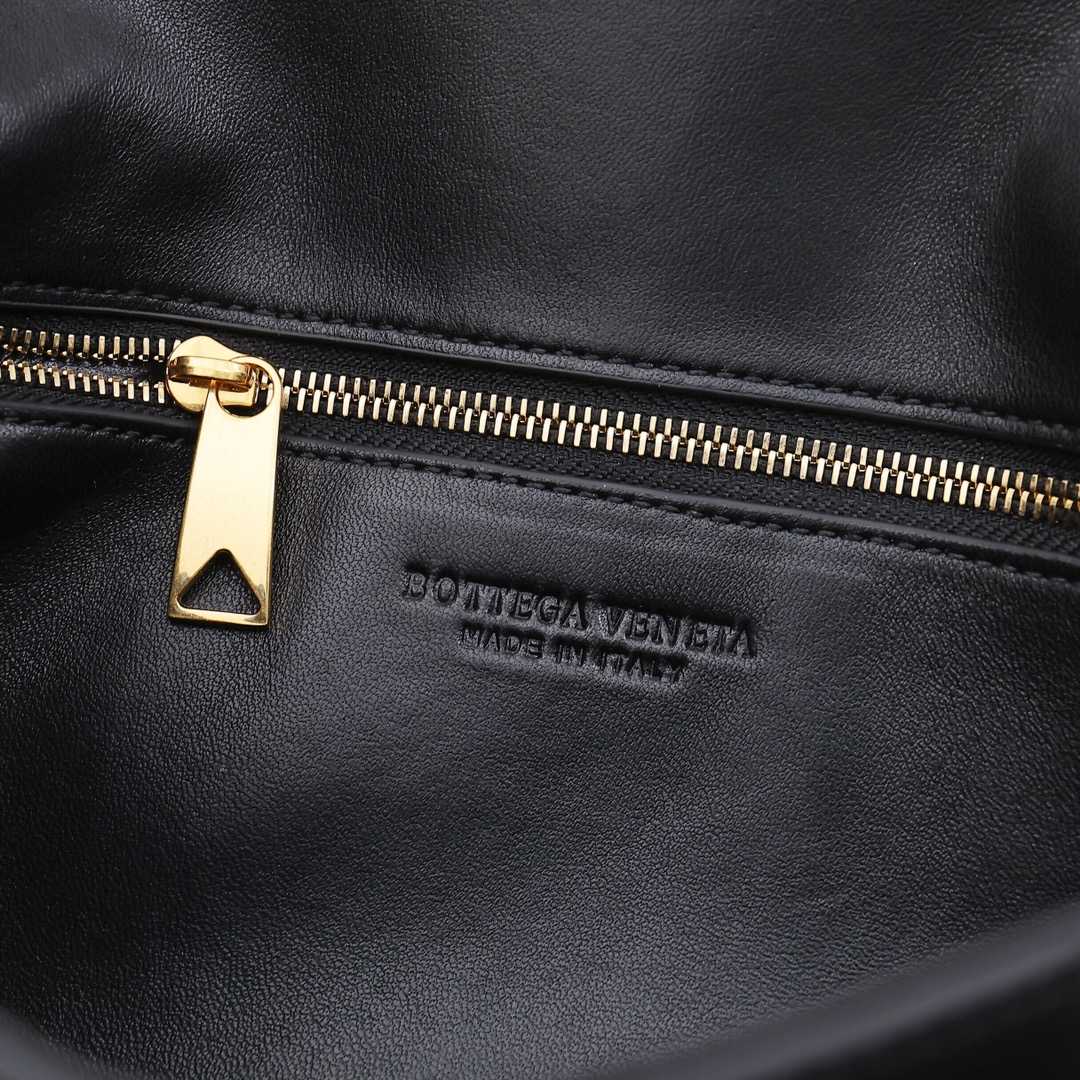 Bottega Veneta Long Clutch Andiamo With Handle - FashionPlug