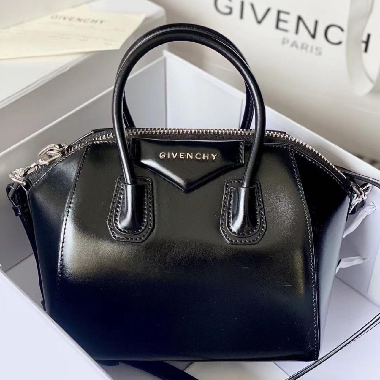 Givenchy Antigona Tote  22-27-13cm - FashionPlug