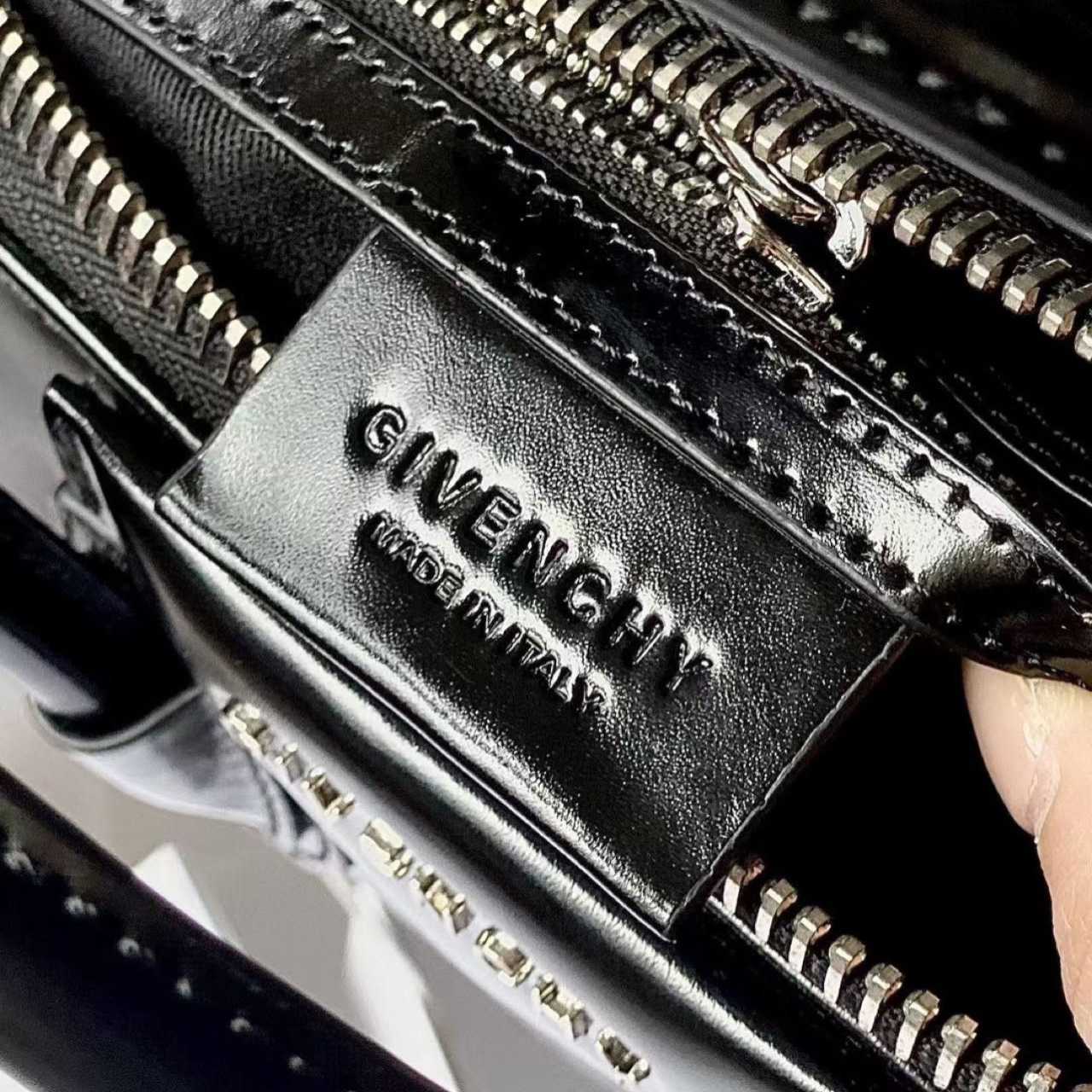 Givenchy Antigona Tote  22-27-13cm - FashionPlug