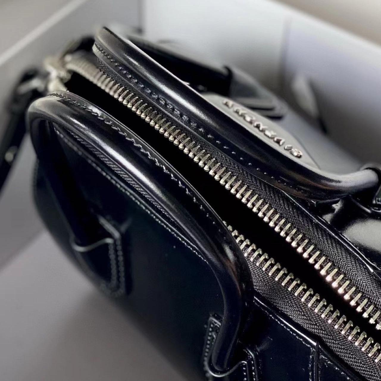 Givenchy Antigona Tote  22-27-13cm - FashionPlug