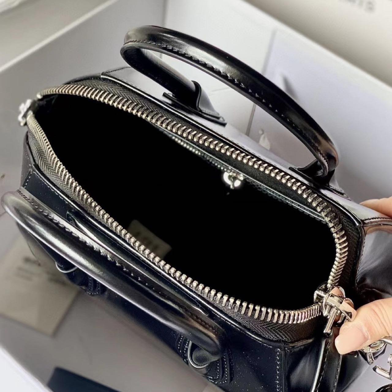 Givenchy Antigona Tote  22-27-13cm - FashionPlug