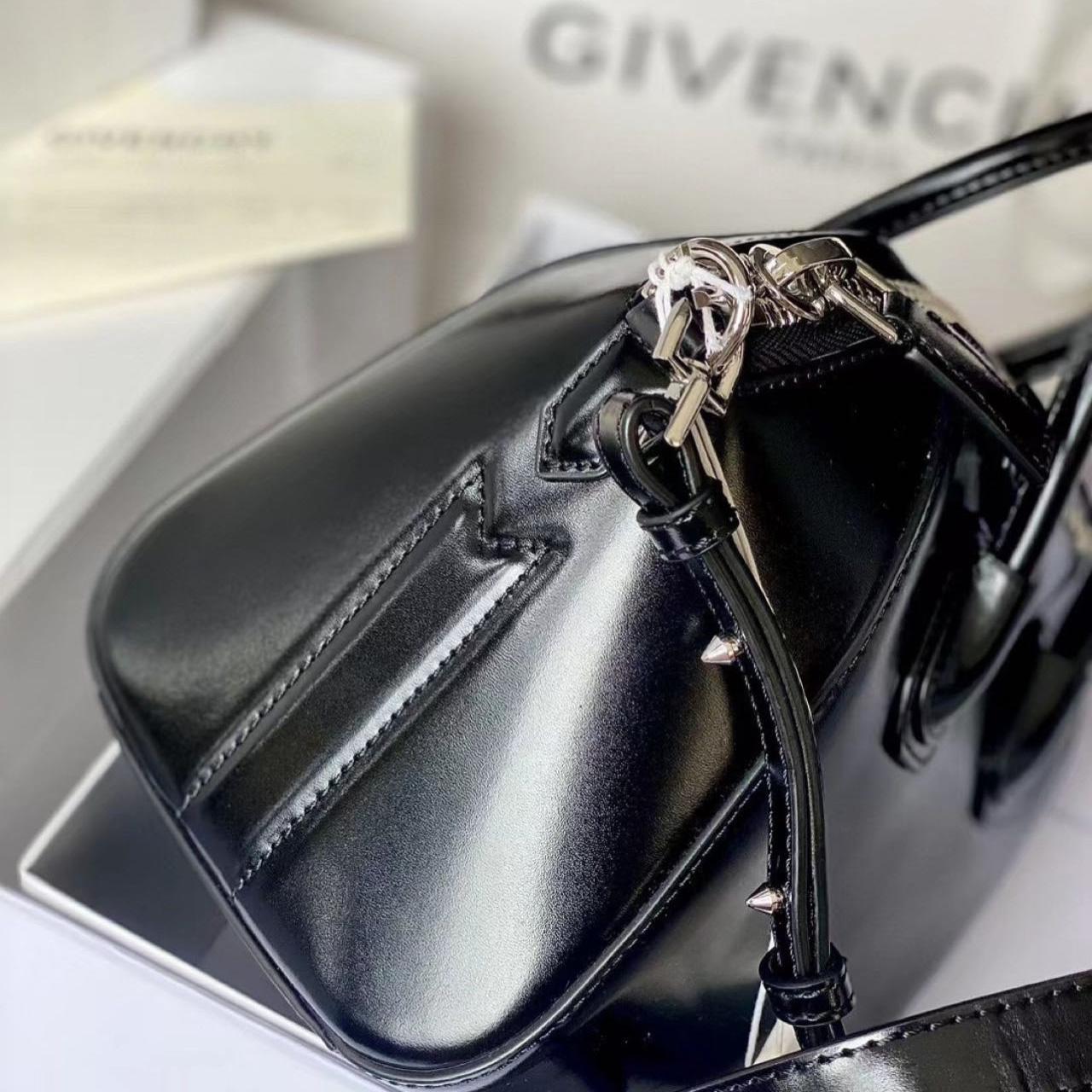 Givenchy Antigona Tote  22-27-13cm - FashionPlug