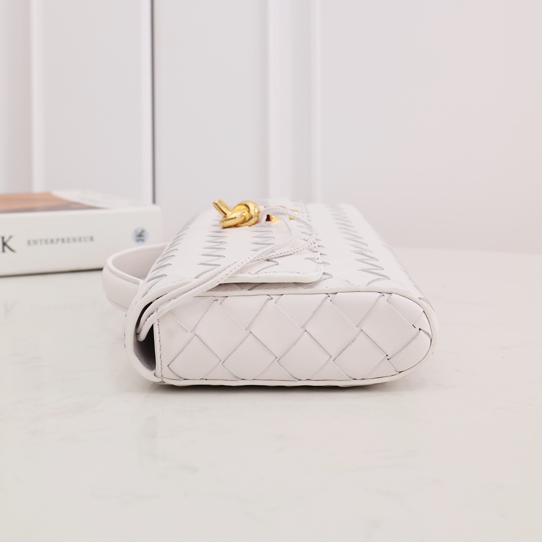 Bottega Veneta Long Clutch Andiamo With Handle - FashionPlug