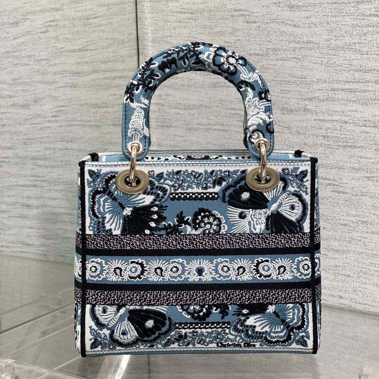 Dior Medium Lady D-Lite Bag - FashionPlug