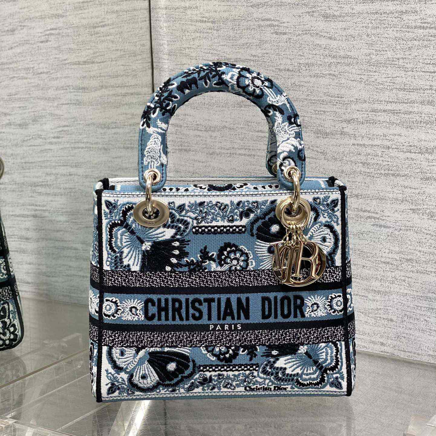 Dior Medium Lady D-Lite Bag - FashionPlug