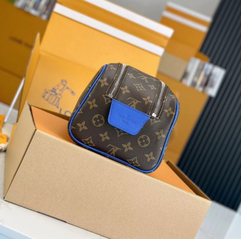 Louis Vuitton Dopp Kit      M46763 - FashionPlug