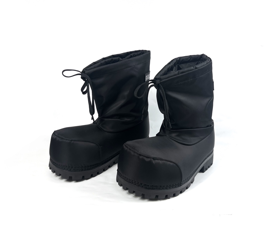 Balenciaga Alaska Low Boot In Black Nylon - FashionPlug