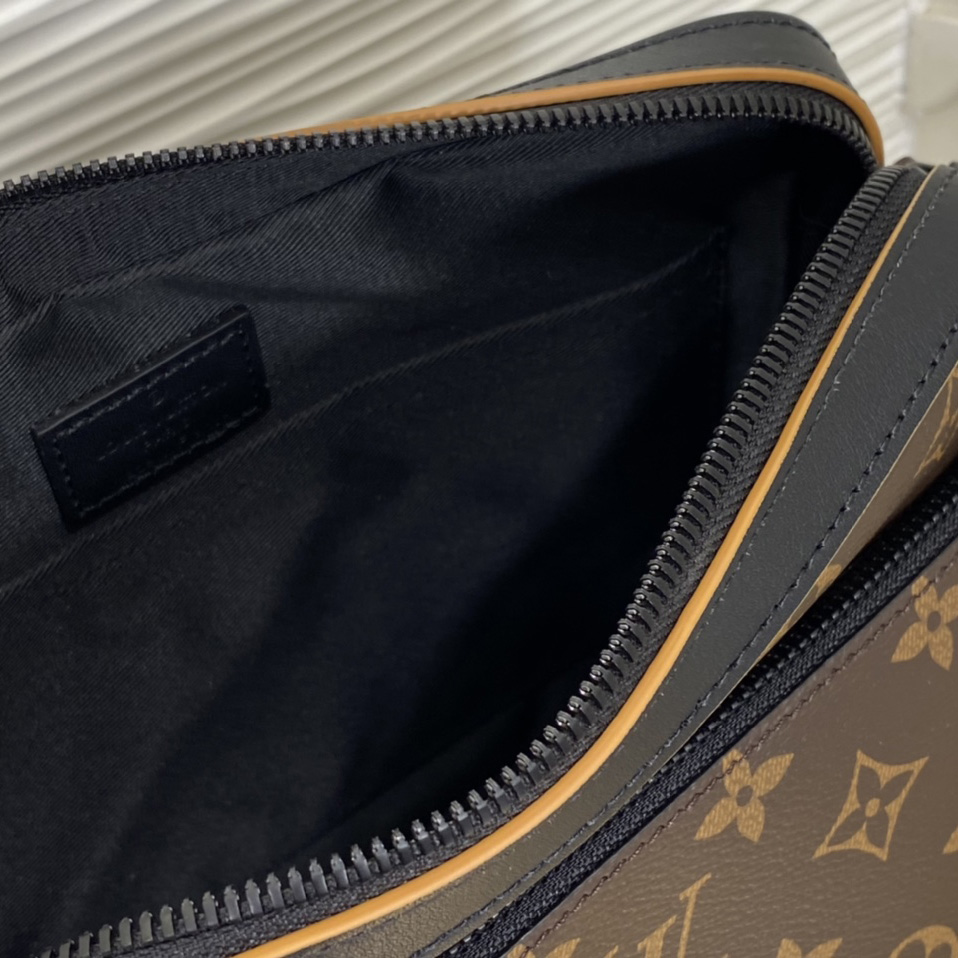 Louis Vuitton Trio Messenger    M46694 - FashionPlug