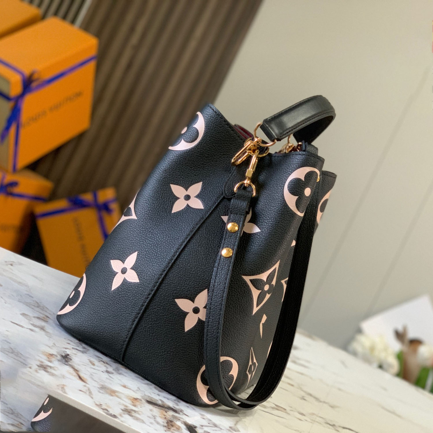 Louis Vuitton Néonoé MM  (26*26*17.5 cm) M45497 - FashionPlug
