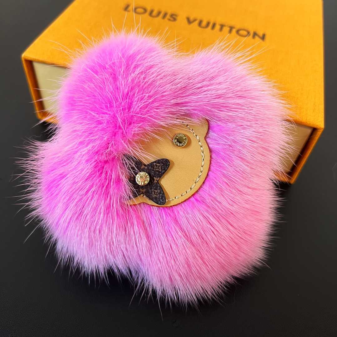 Louis Vuitto Vivienne Fur Key Holder   M01447 - FashionPlug