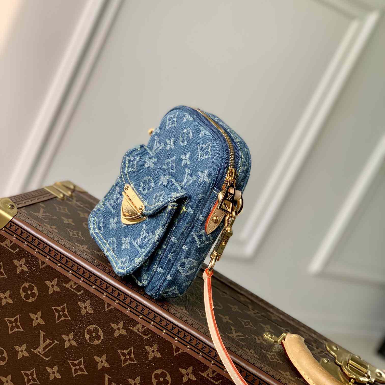 Louis Vuitton Fairfax Pochette    M82948 - FashionPlug