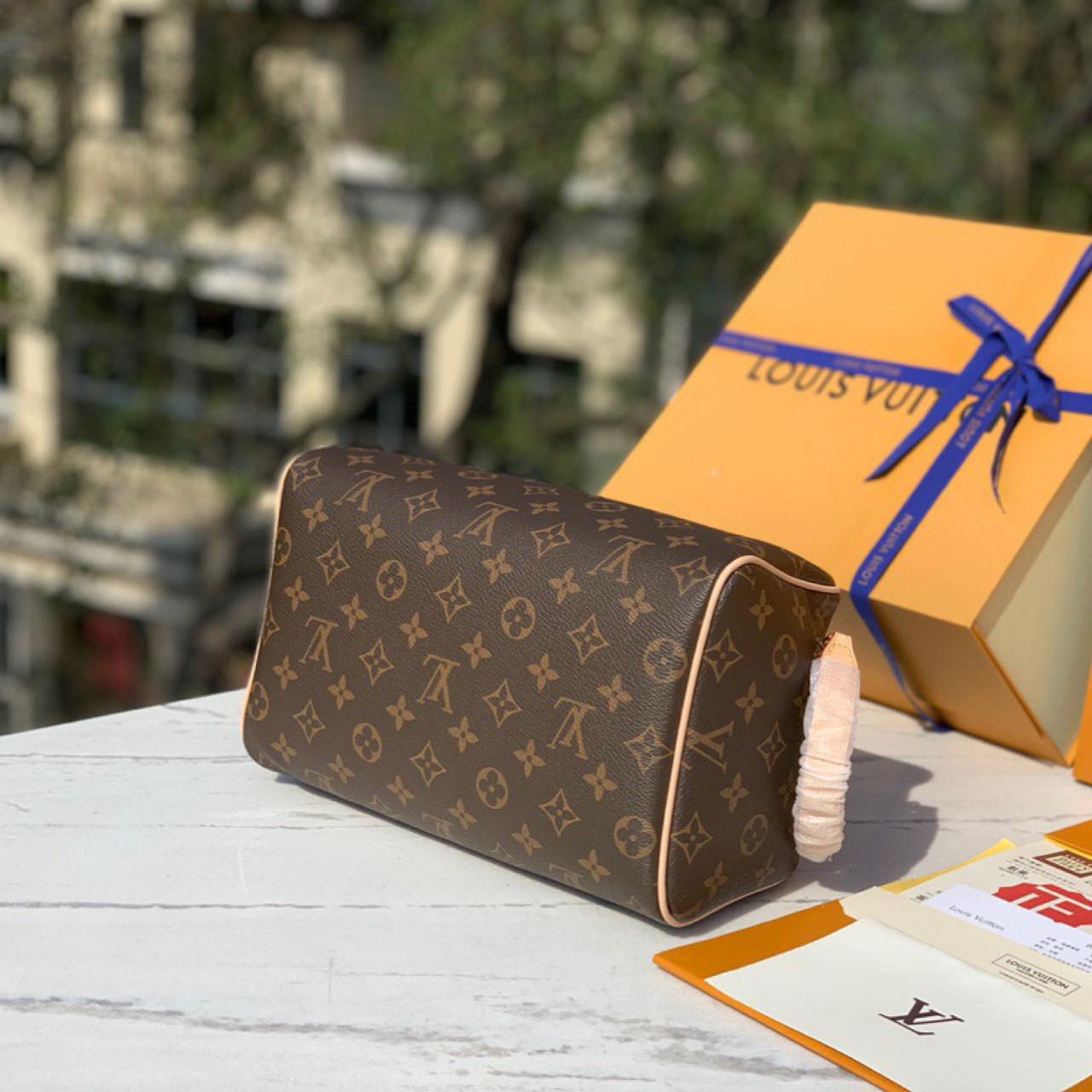 Louis Vuitton Dopp Kit Toilet Pouch   M44494 - FashionPlug