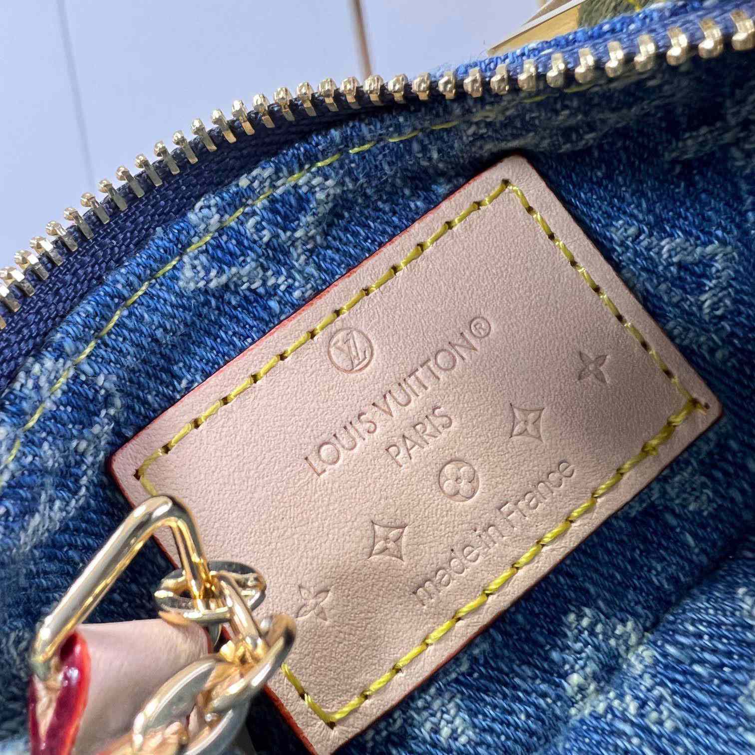 Louis Vuitton Key Pouch   M82961 - FashionPlug