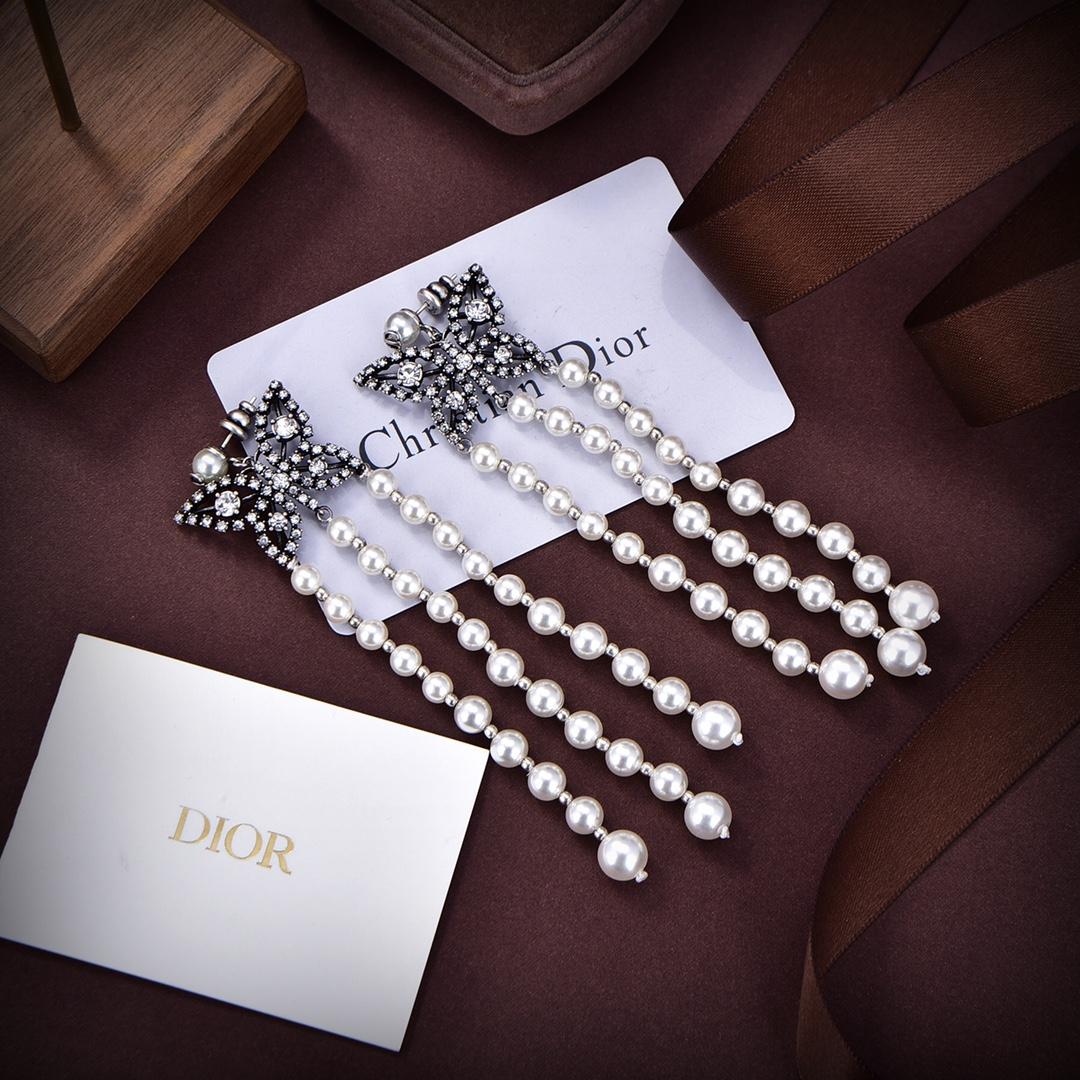 Dior Papillon De Nuit Earrings - FashionPlug