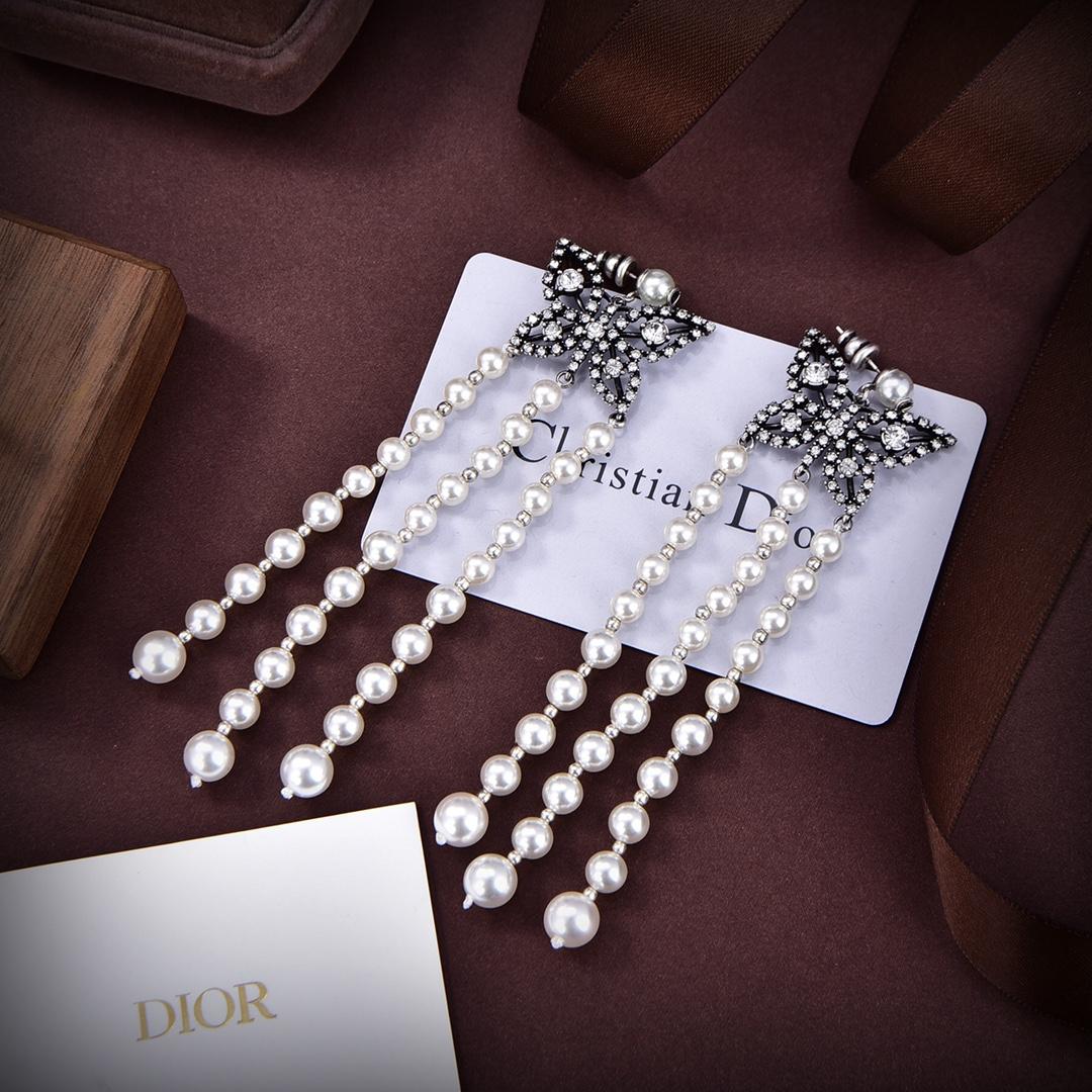 Dior Papillon De Nuit Earrings - FashionPlug