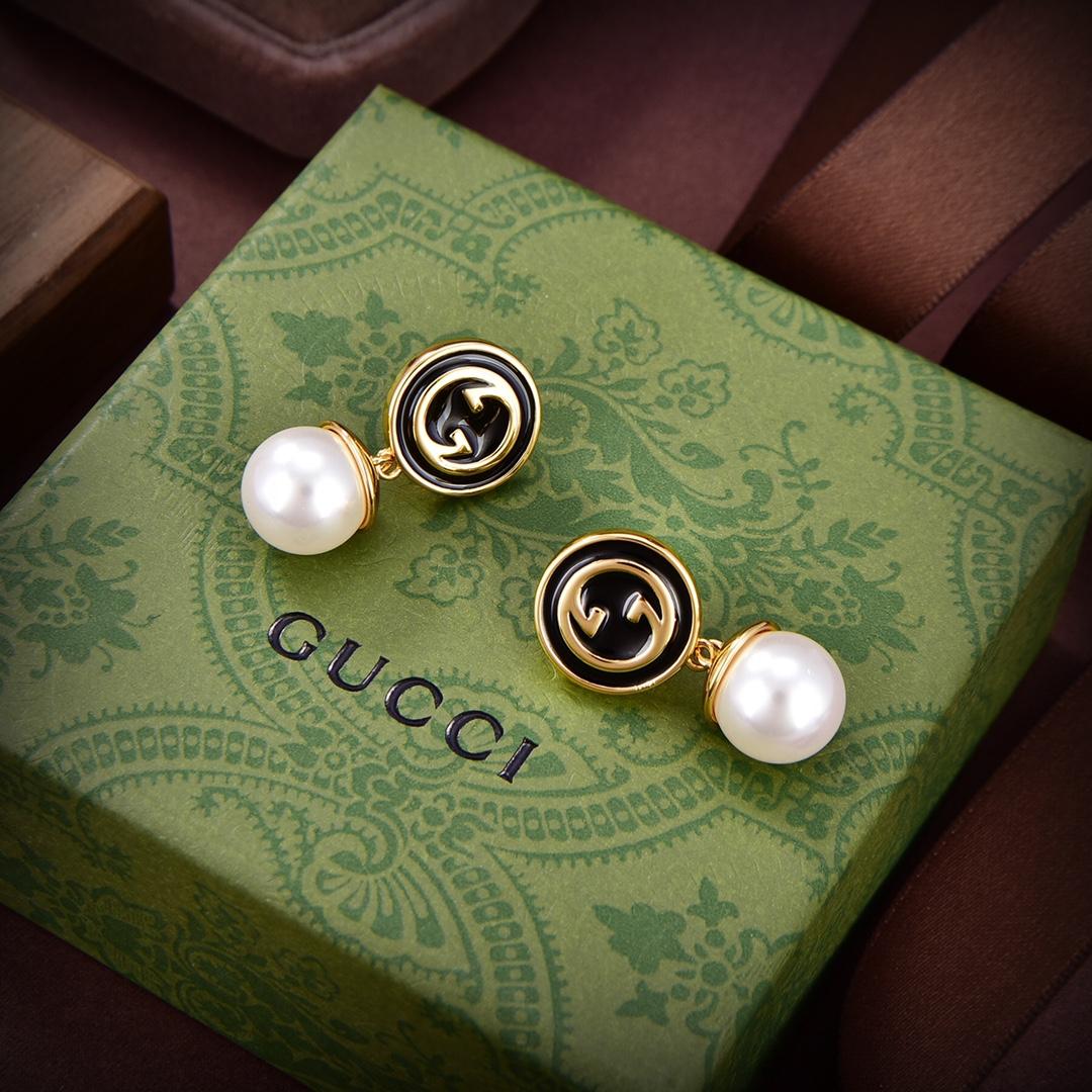 Gucci Blondie Pearl Earrings - FashionPlug