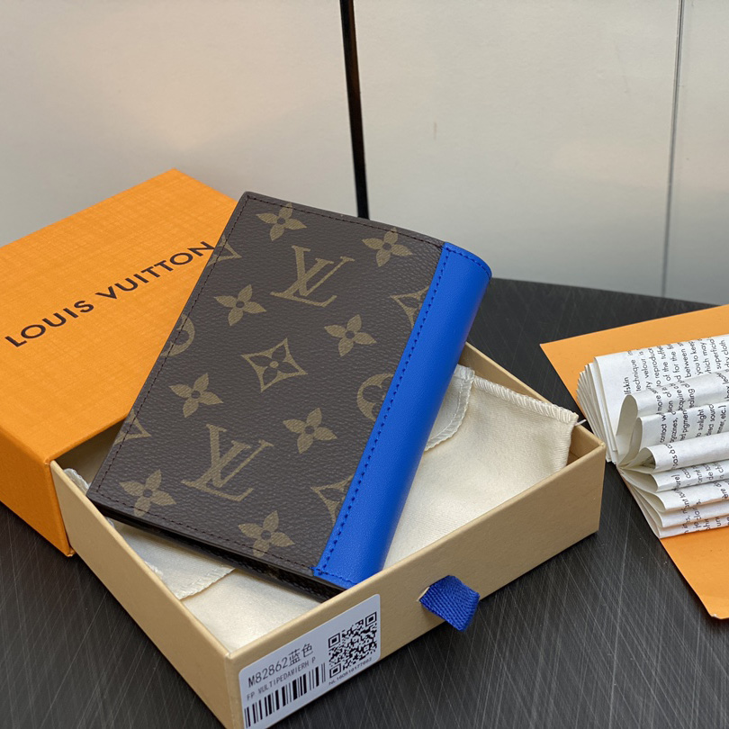 Louis Vuitton Passport Cover   M82865 - FashionPlug