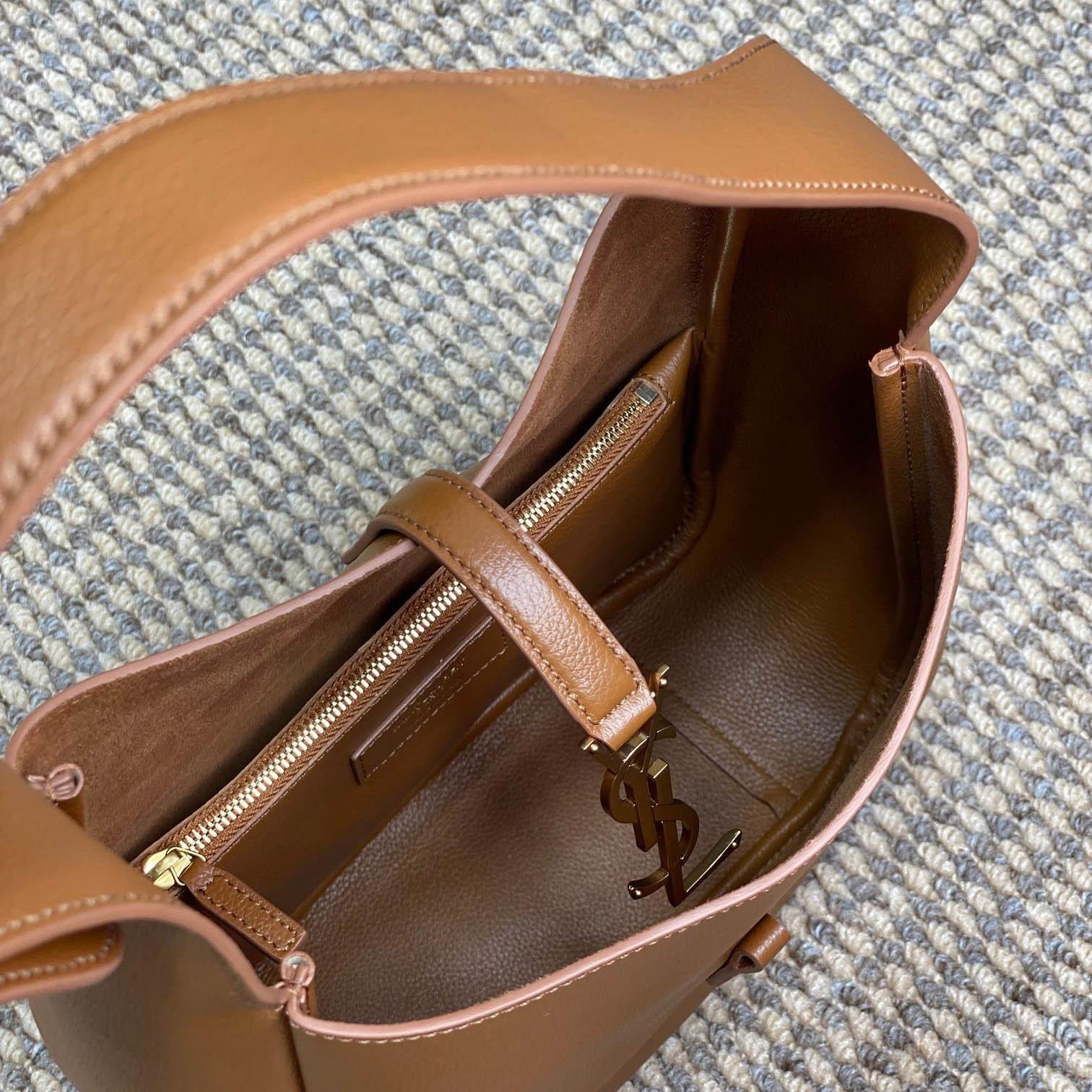 Saint Laurent LE 5 À 7 Supple Small In Grained Leather - FashionPlug