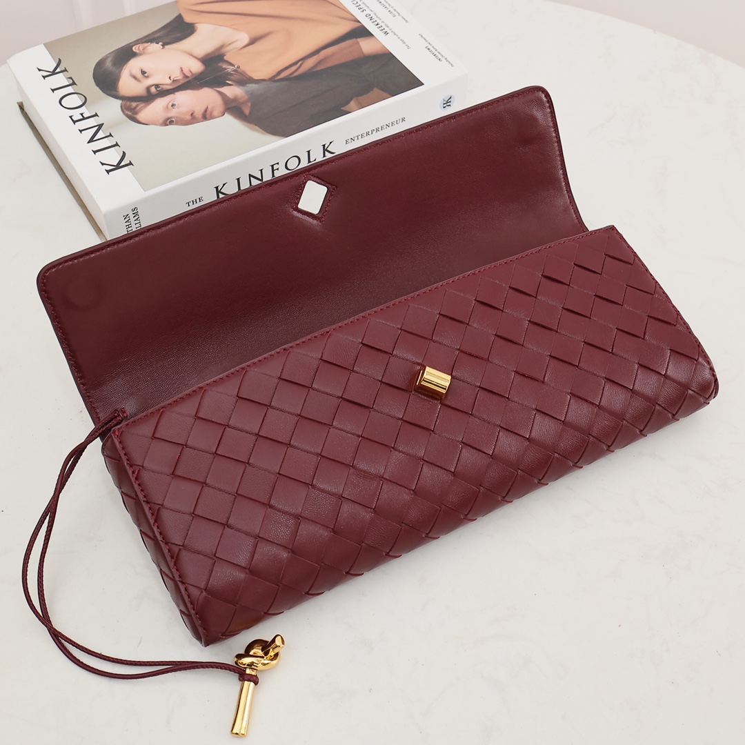 Bottega Veneta Long Clutch Andiamo With Handle - FashionPlug