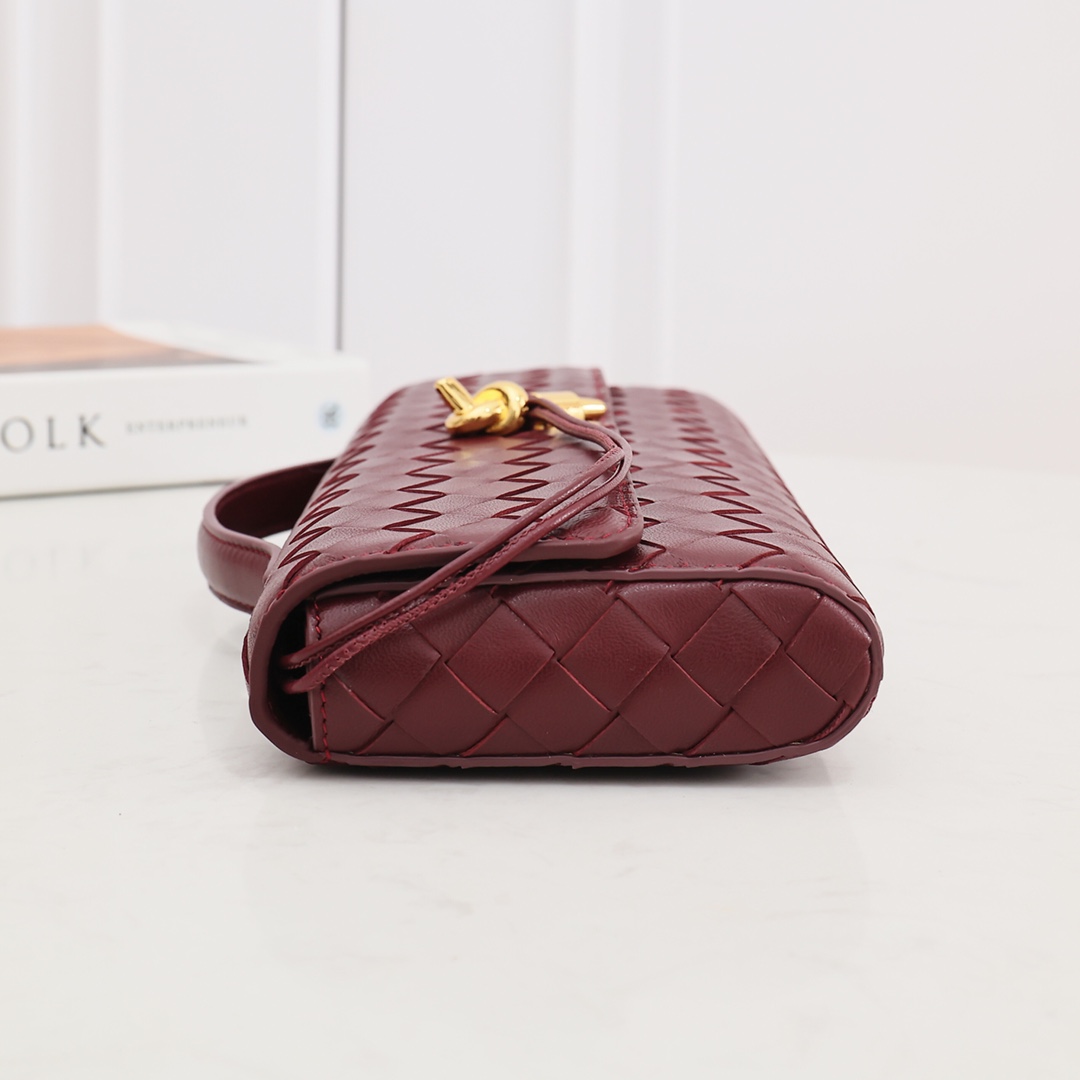 Bottega Veneta Long Clutch Andiamo With Handle - FashionPlug