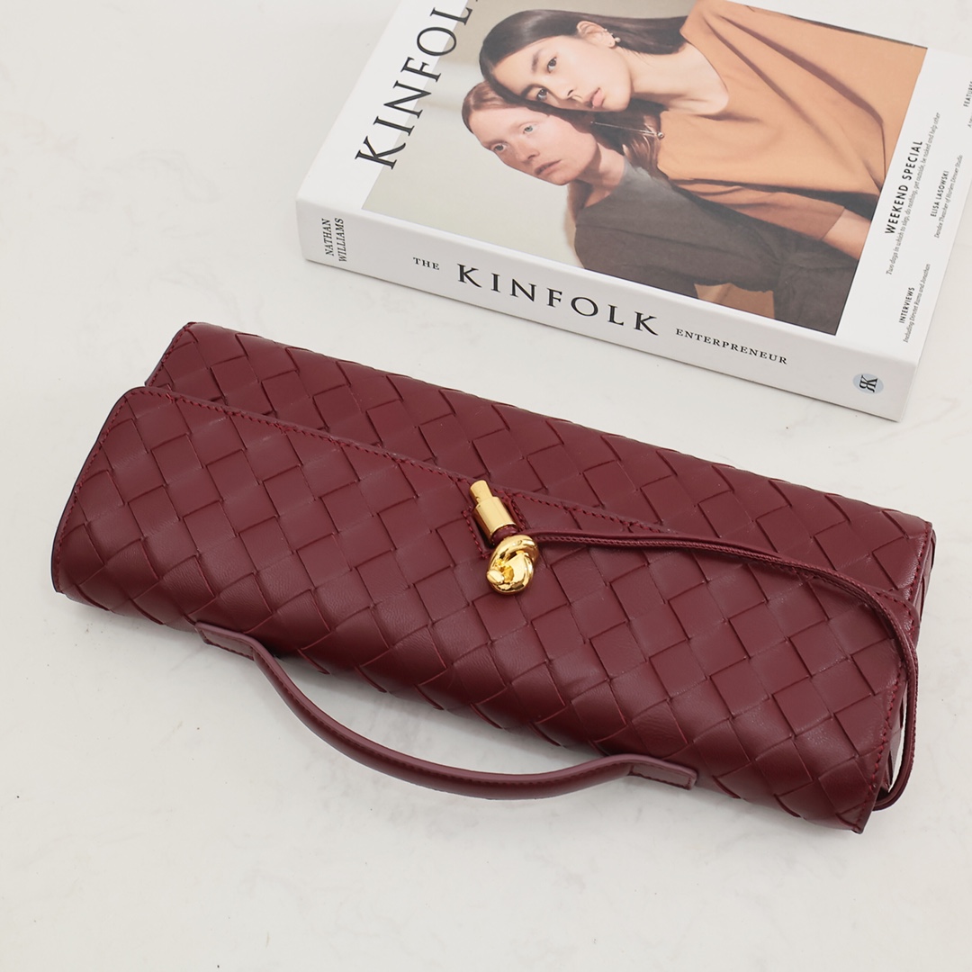 Bottega Veneta Long Clutch Andiamo With Handle - FashionPlug