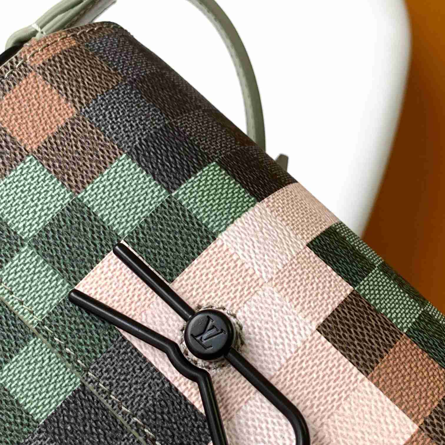 Louis Vuitton Steamer Wearable Wallet   M83172 - FashionPlug