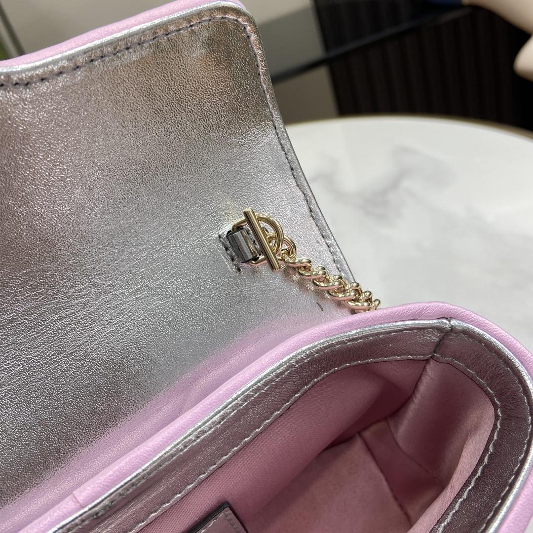 Gucci GG Marmont Super Mini Bag - FashionPlug