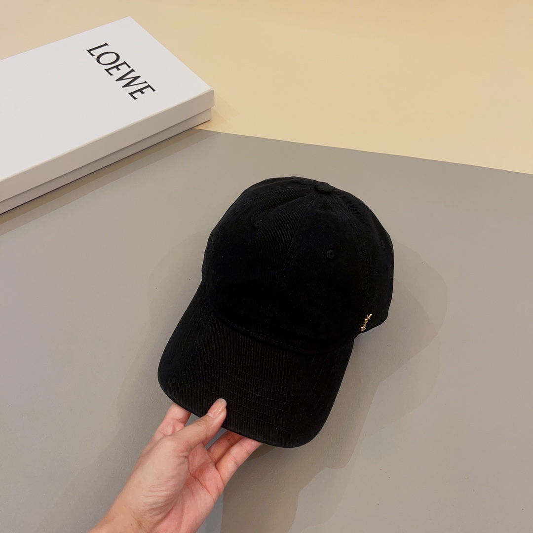 Saint Laurent Cap - FashionPlug