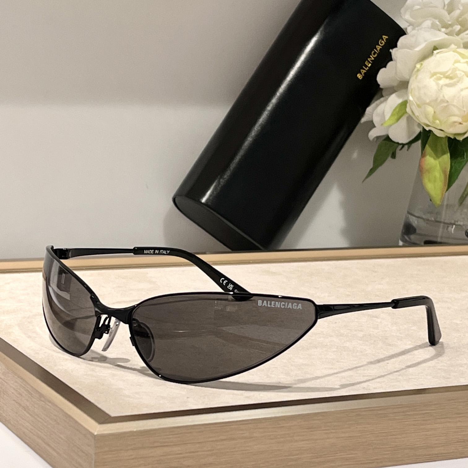 Balenciaga Razor Cat Sunglasses In Black - FashionPlug