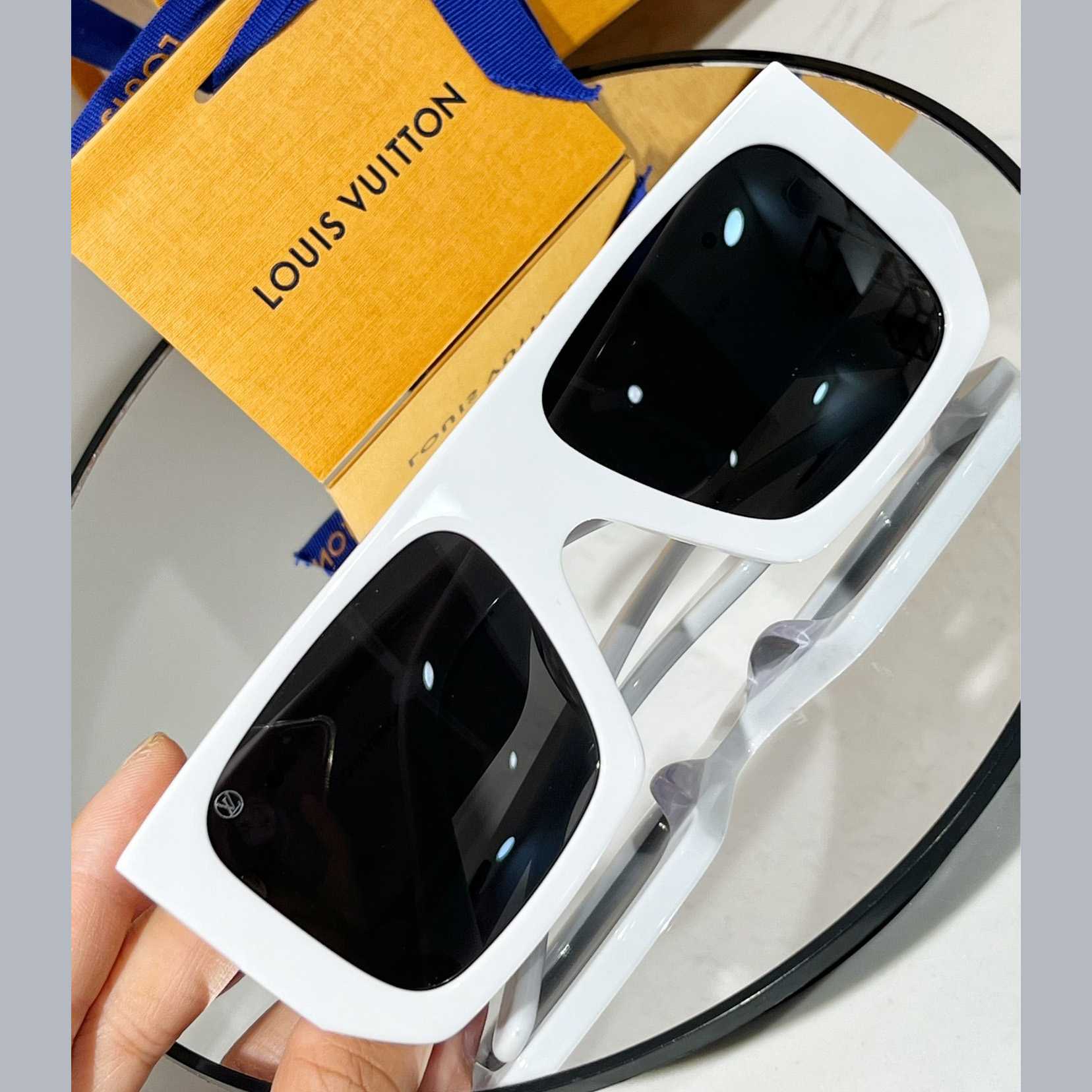 Louis Vuitton Sunglasses   Z2615W - FashionPlug