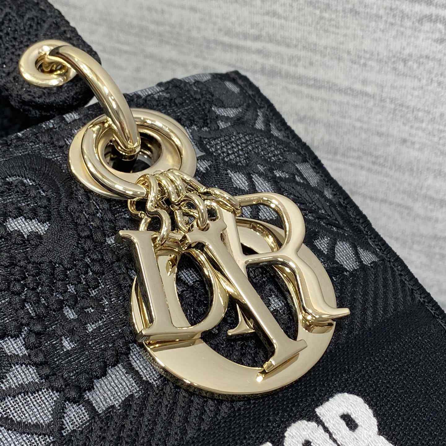 Dior Medium Lady D-Lite Bag - FashionPlug