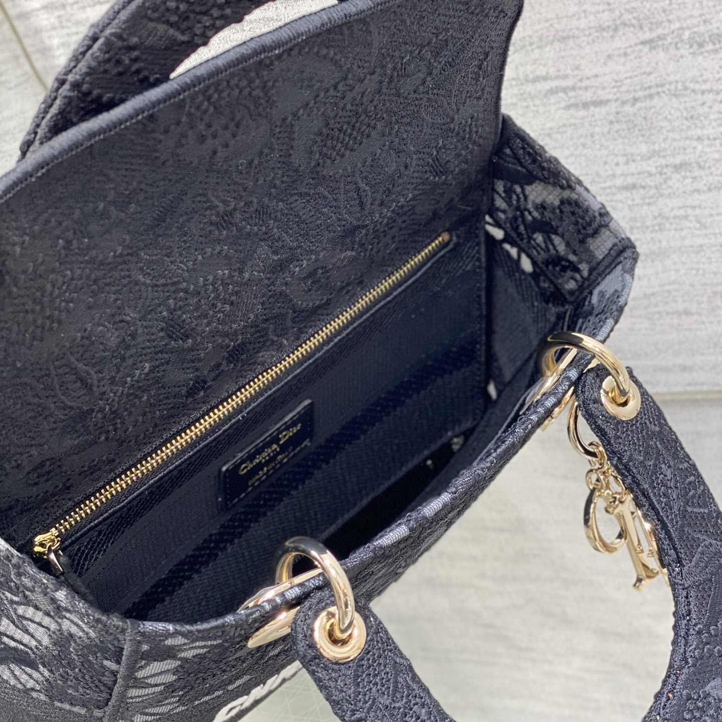 Dior Medium Lady D-Lite Bag - FashionPlug
