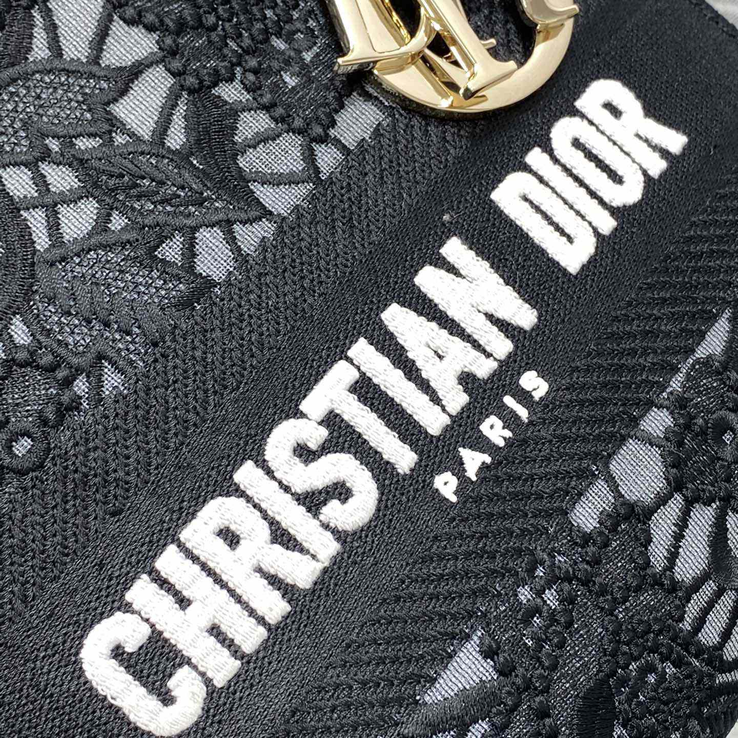 Dior Medium Lady D-Lite Bag - FashionPlug