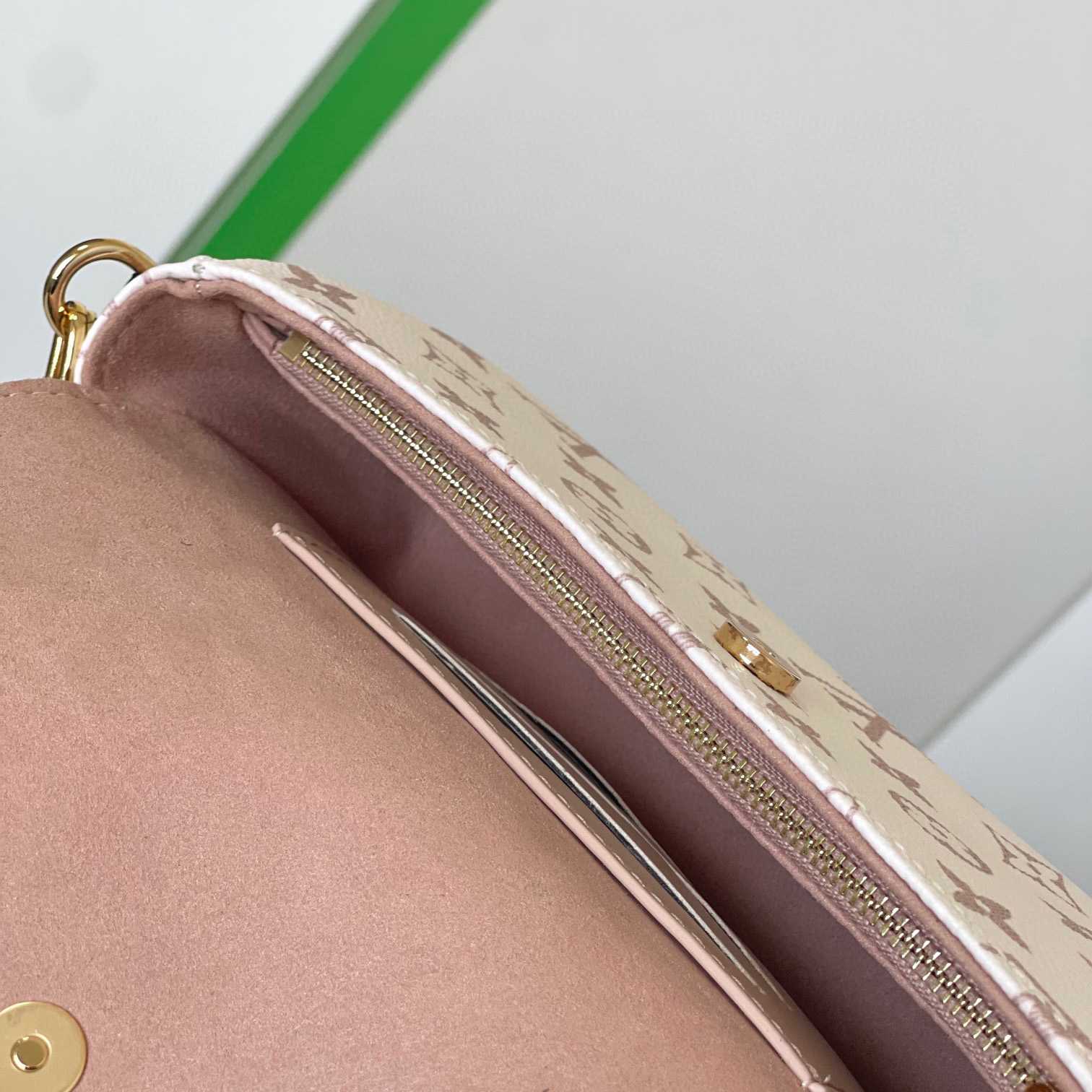 Louis Vuitton Wallet on Chain Ivy    M83091 - FashionPlug
