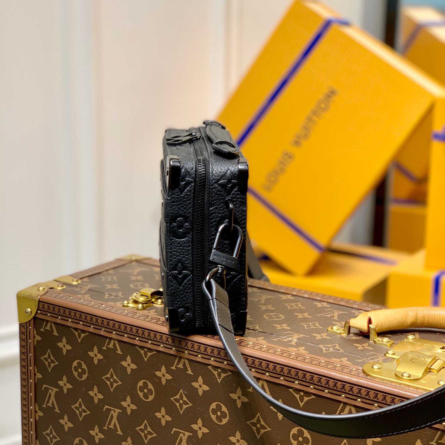 Louis Vuitton Handle Soft Trunk    M59163 - FashionPlug